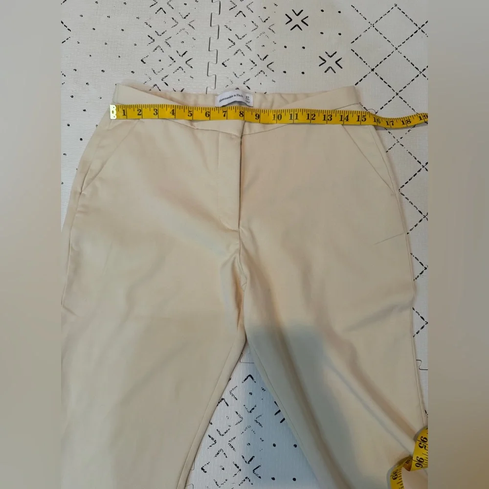 Abercrombie & Fitch Straight dress‎ pants curve love in pale yellow 27 Short